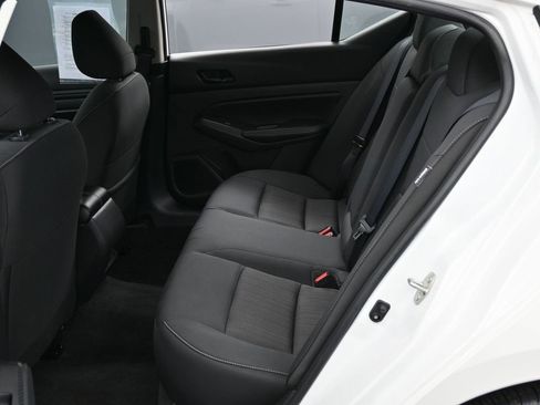 Used 2025 Nissan Altima 2.5 SV image 29