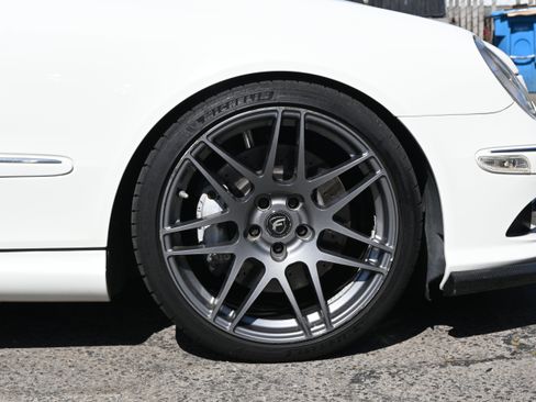 Used 2009 Mercedes-Benz CLK 550 Coupe image 17