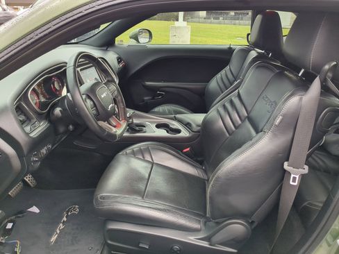 Used 2018 Dodge Challenger SRT Hellcat image 16