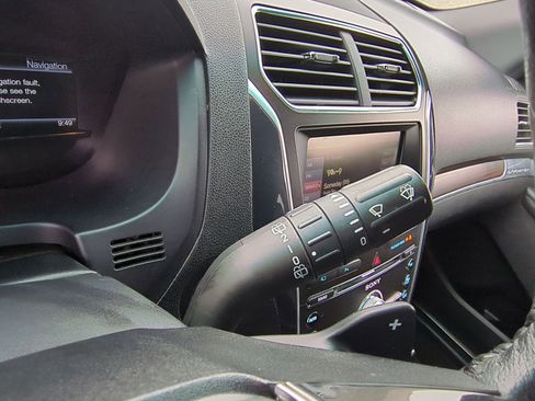 Used 2016 Ford Explorer Limited image 38