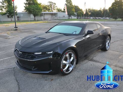 Used 2020 Chevrolet Camaro LT RWD image 1