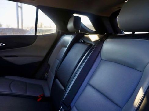 Used 2018 Chevrolet Equinox Premier image 30