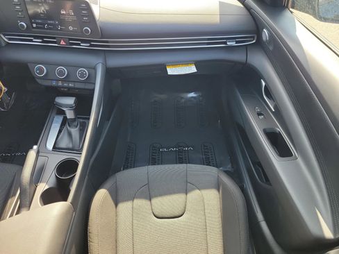 New 2026 Hyundai Elantra SE image 10