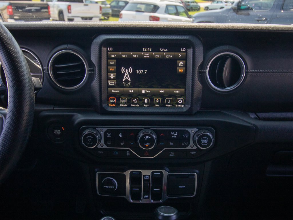 Used 2022 Jeep Wrangler Unlimited Sahara w/ Cold Weather Group AWD/4WD image 26