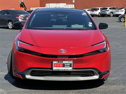 Used 2023 Toyota Prius XLE FWD image 7