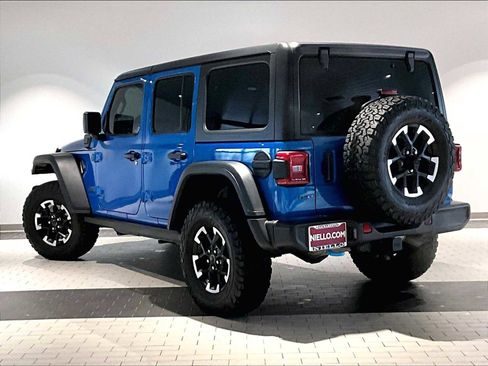 Used 2024 Jeep Wrangler Rubicon w/ Technology Group image 3