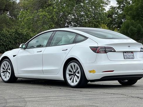 Used 2022 Tesla Model 3 Long Range AWD/4WD image 7