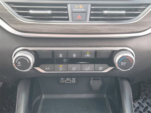 Used 2023 Nissan Altima 2.5 SV image 15