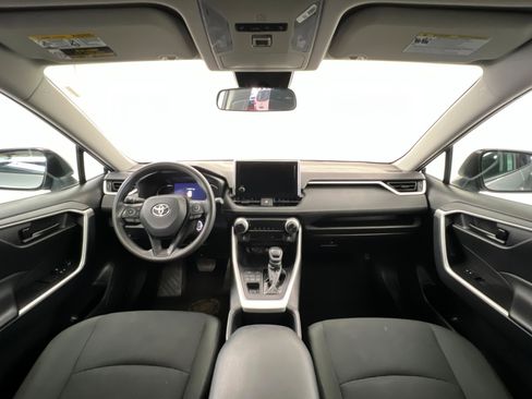 Used 2024 Toyota RAV4 LE image 10