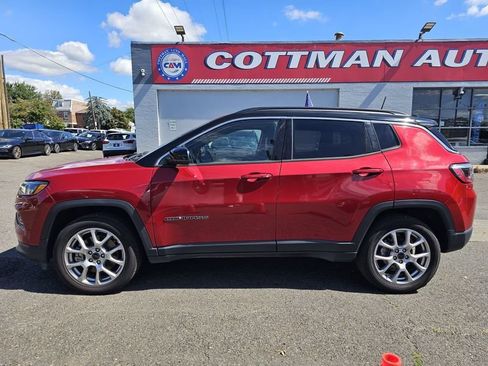 Used 2025 Jeep Compass Limited AWD/4WD image 8