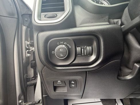 Used 2020 RAM 1500 Laramie w/ Off Road Group AWD/4WD image 23