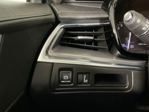 Used 2017 Cadillac XT5 Luxury w/ Driver Awareness Package image 23