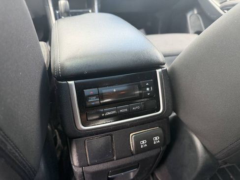 Used 2020 Subaru Ascent Premium w/ Sport Package AWD/4WD image 28