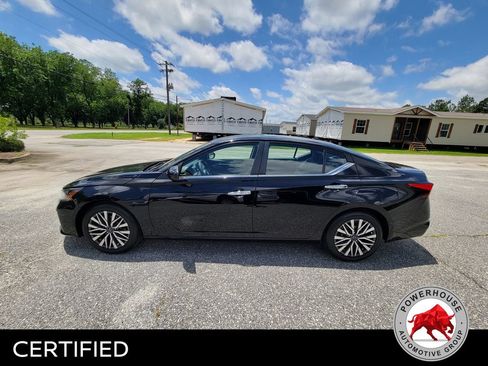 Used 2023 Nissan Altima 2.5 SV FWD image 3