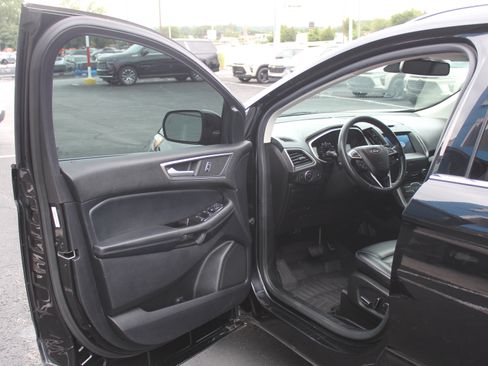 Used 2019 Ford Edge SEL w/ Equipment Group 201A AWD/4WD image 11