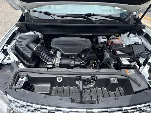 Used 2023 GMC Acadia Denali AWD/4WD image 3
