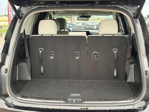 Used 2024 Kia Telluride SX w/ Towing Package FWD image 16