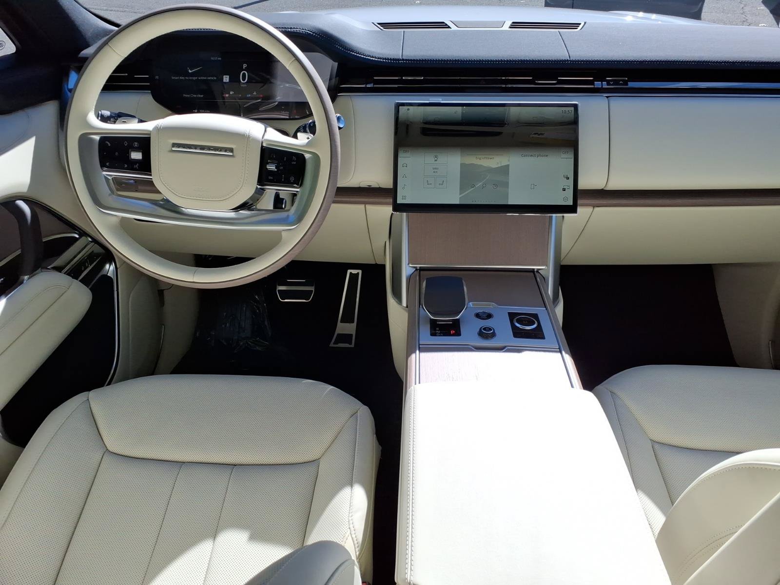 New 2027 Land Rover Range Rover Long Wheelbase SE AWD/4WD image 4