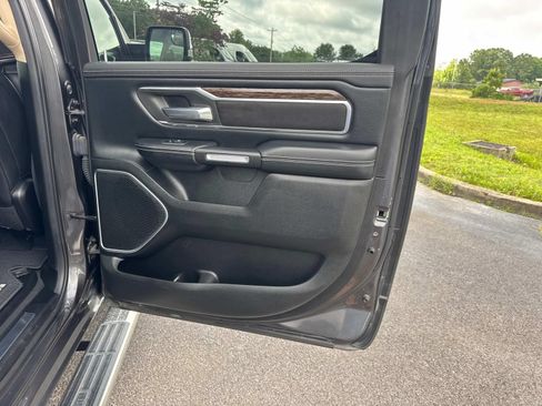 Used 2019 RAM 1500 Laramie w/ Off Road Group AWD/4WD image 19