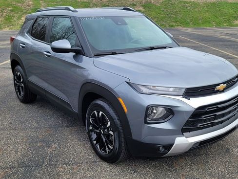 Used 2021 Chevrolet TrailBlazer LT w/ Convenience Package image 2