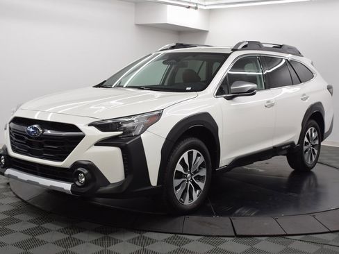 Used 2023 Subaru Outback Touring XT image 2