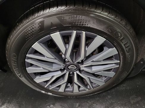 Used 2025 Nissan Altima 2.5 SV FWD image 11