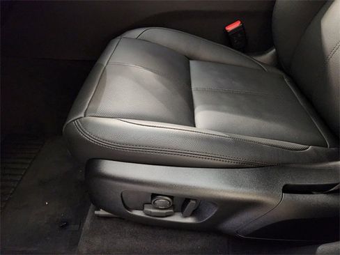 Used 2026 Land Rover Range Rover Velar S image 23