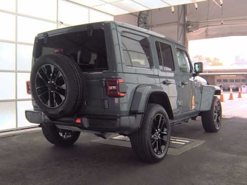 Used 2025 Jeep Wrangler Unlimited Sahara w/ Safety Group image 4