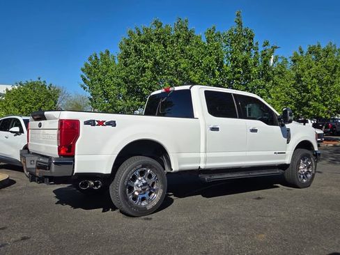 Used 2020 Ford F250 Lariat w/ Chrome Package image 3