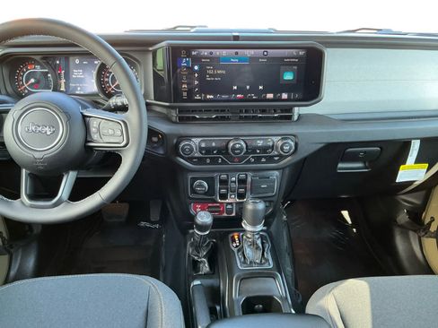 Used 2025 Jeep Wrangler Willys image 11