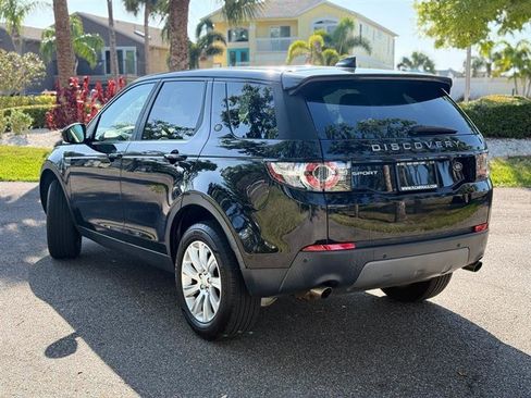 Used 2019 Land Rover Discovery Sport SE AWD/4WD image 3