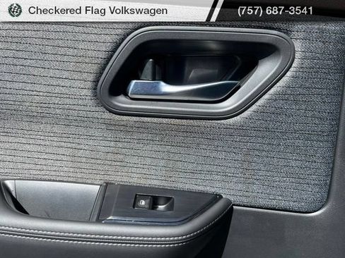 Used 2023 Nissan Rogue SV AWD/4WD image 24
