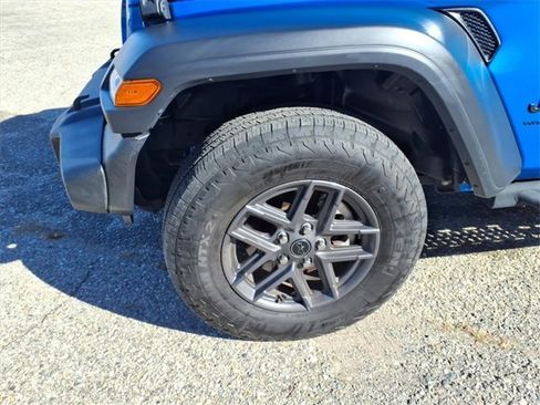 Used 2024 Jeep Wrangler Sport S image 4