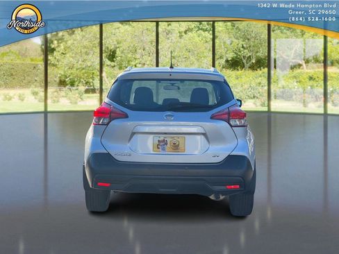 Used 2020 Nissan Kicks SV image 20