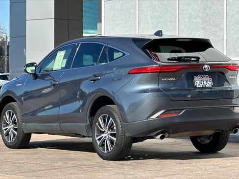 Certified 2021 Toyota Venza LE image 7