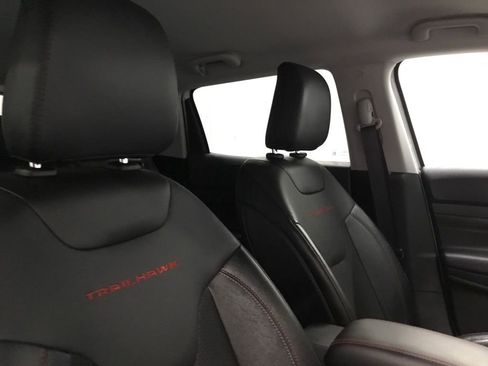Used 2022 Jeep Compass Trailhawk w/ Trailhawk Convenience Group AWD/4WD image 24