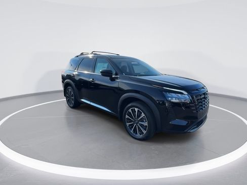 New 2026 Nissan Pathfinder Platinum image 2