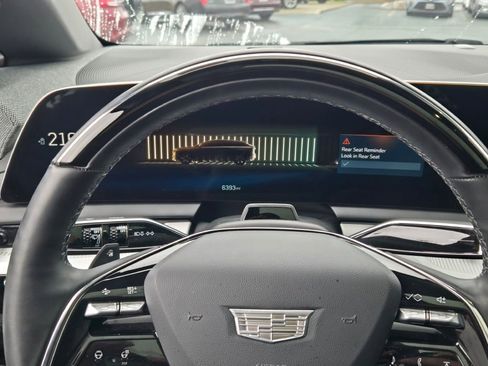 Used 2025 Cadillac Optiq Luxury 1 w/ LPO, Floor Liner Package image 32