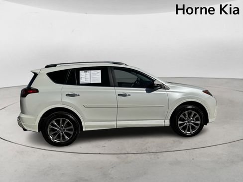 Used 2017 Toyota RAV4 Platinum image 3