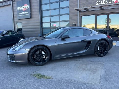 Used 2014 Porsche Cayman RWD image 3