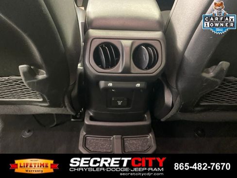 Used 2024 Jeep Wrangler Unlimited Rubicon 4xe AWD/4WD image 26