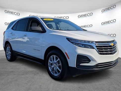 Used 2024 Chevrolet Equinox LS w/ LS Convenience Package image 1