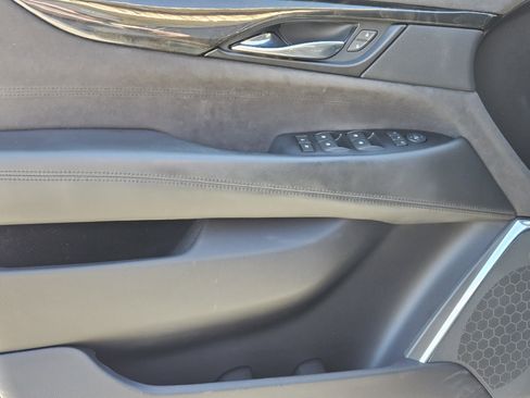 Used 2020 Cadillac Escalade Platinum w/ Escalade Sport Edition image 24