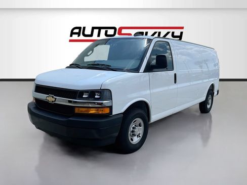 Used 2025 Chevrolet Express 2500 Extended w/ Driver Convenience Package RWD image 3