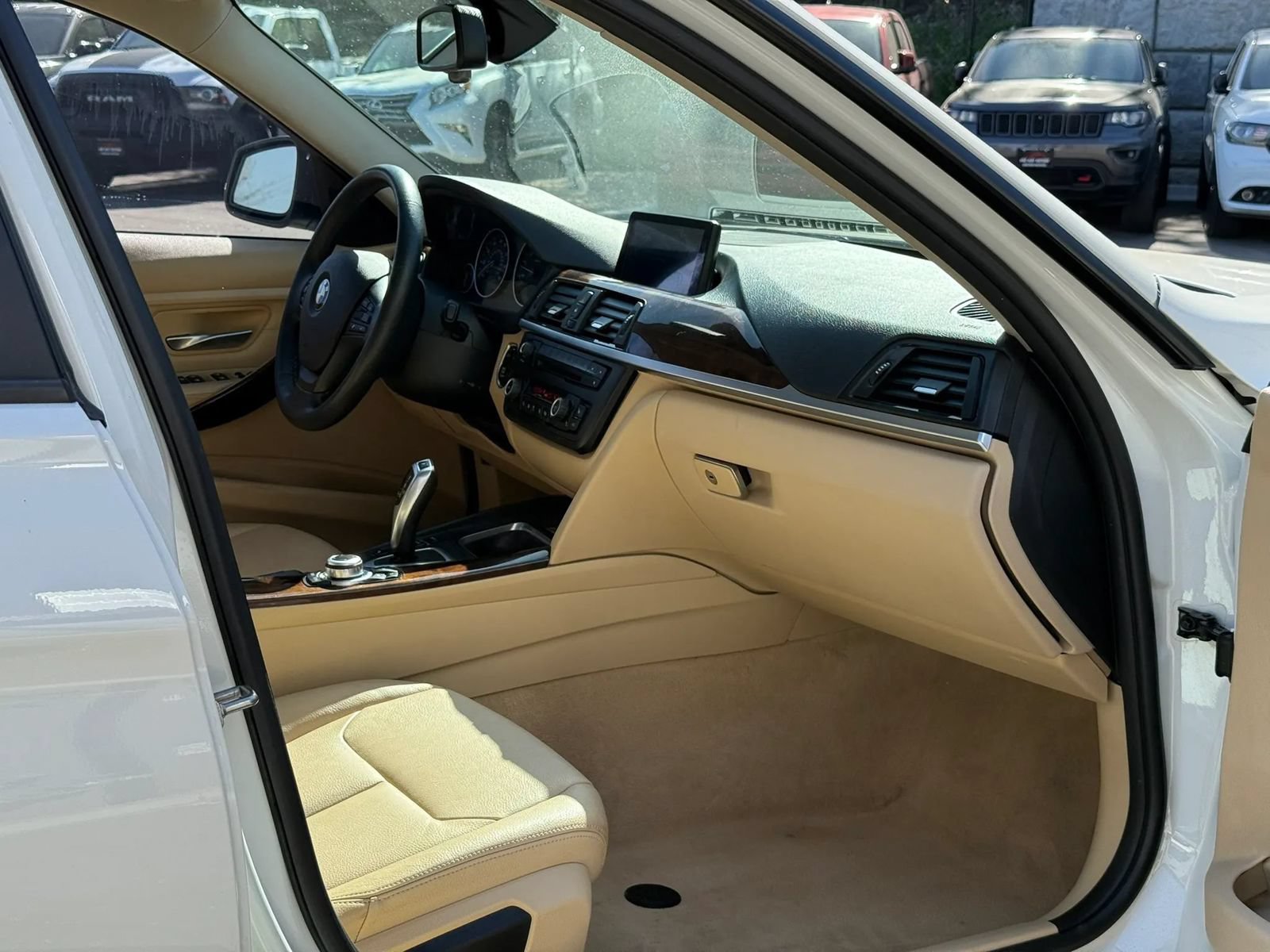 Used 2014 BMW 328i xDrive Wagon AWD/4WD image 15