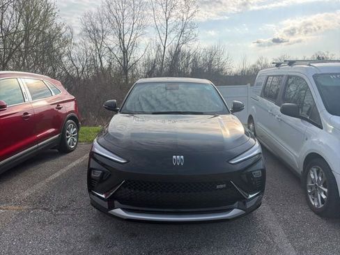 Used 2024 Buick Envista Sport Touring w/ Convenience I Package image 3