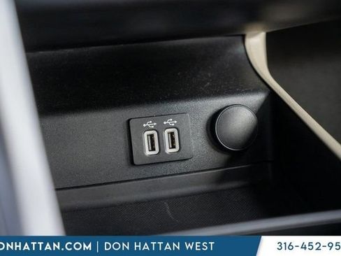 Used 2020 Ford Fusion SE w/ Fleet SE Value Package image 12