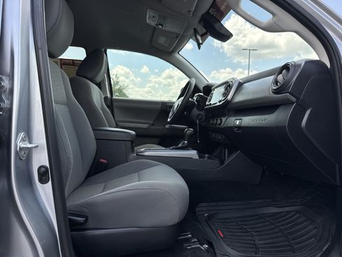 Used 2021 Toyota Tacoma SR5 w/ SR5 Appearance Package (SM) RWD image 27