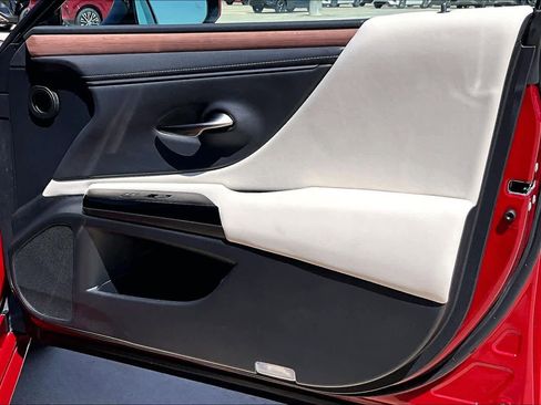 Certified 2025 Lexus ES 350 w/ Premium Package image 23