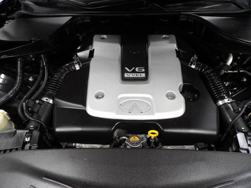 Used 2016 INFINITI Q70 L 3.7 w/ Technology Package AWD/4WD image 29